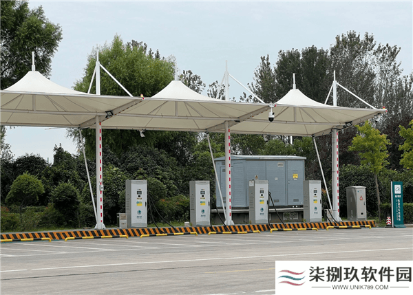 五一高速充电忙！纯电汽车充电量激增15%，超3550万千瓦时